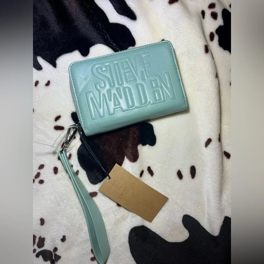 ✨BRAND NEW WITH TAGS STEVE MADDEN MINT/SAGE GREEN WALLET✨ - Picture 1 of 4